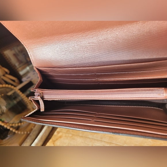 Gucci Ribbon Charm Enamel Pink Wallet - Picture 3 of 4